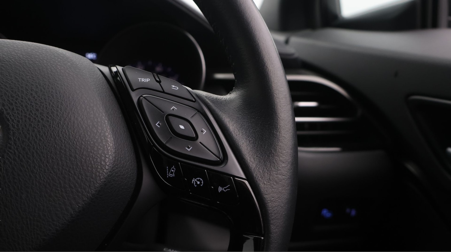 Used Toyota C-HR 2023 for sale - 77300622: Photo 24