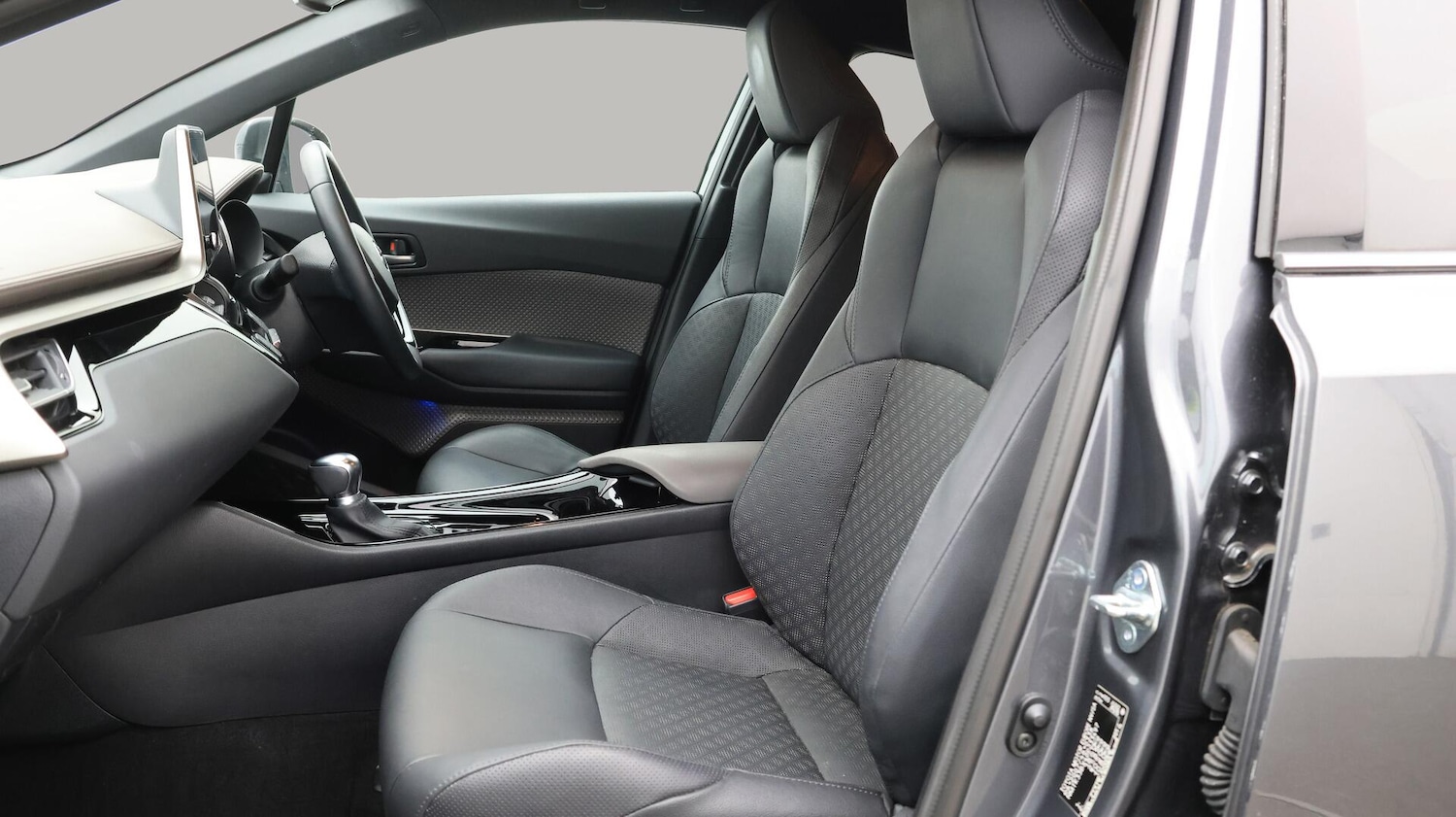 Used Toyota C-HR 2022 for sale - 76337159: Photo 15