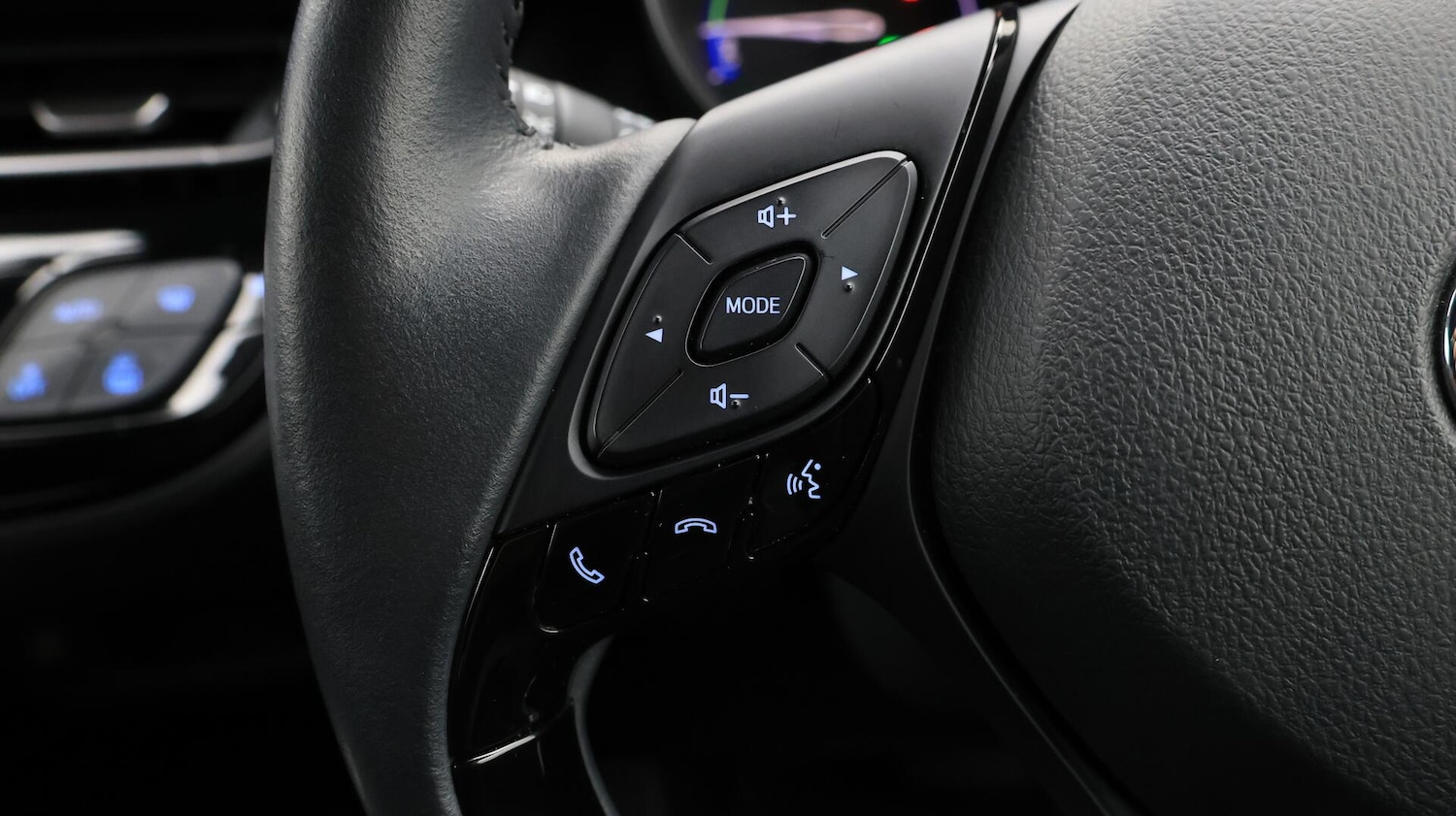 Used Toyota C-HR 2022 for sale - 76337159: Photo 25