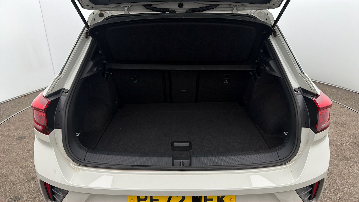 Used Volkswagen T-Roc 2023 for sale - 78090607: Photo 16