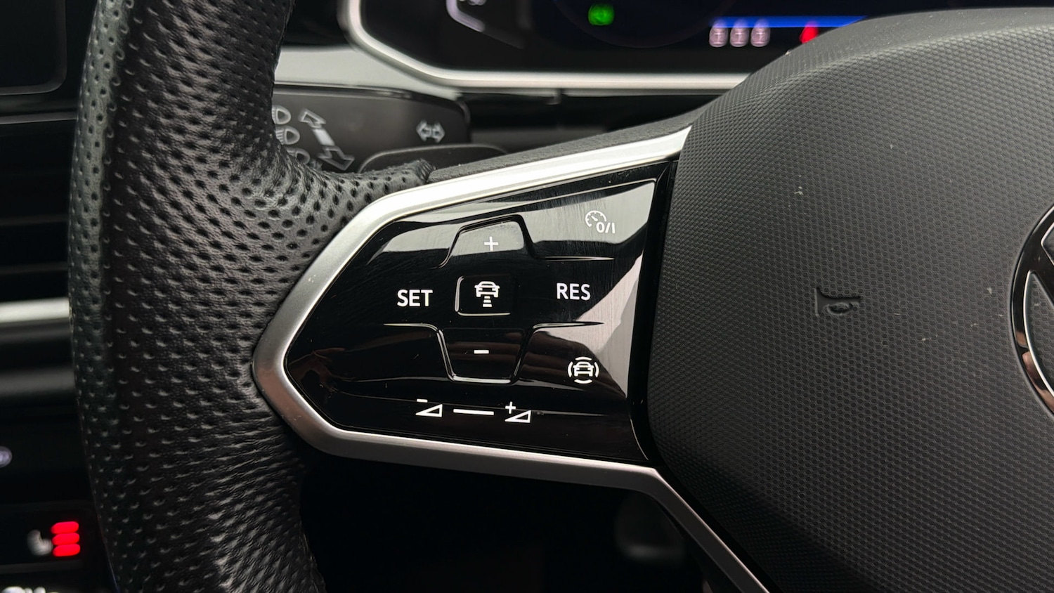 Used Volkswagen T-Roc 2023 for sale - 78090607: Photo 23