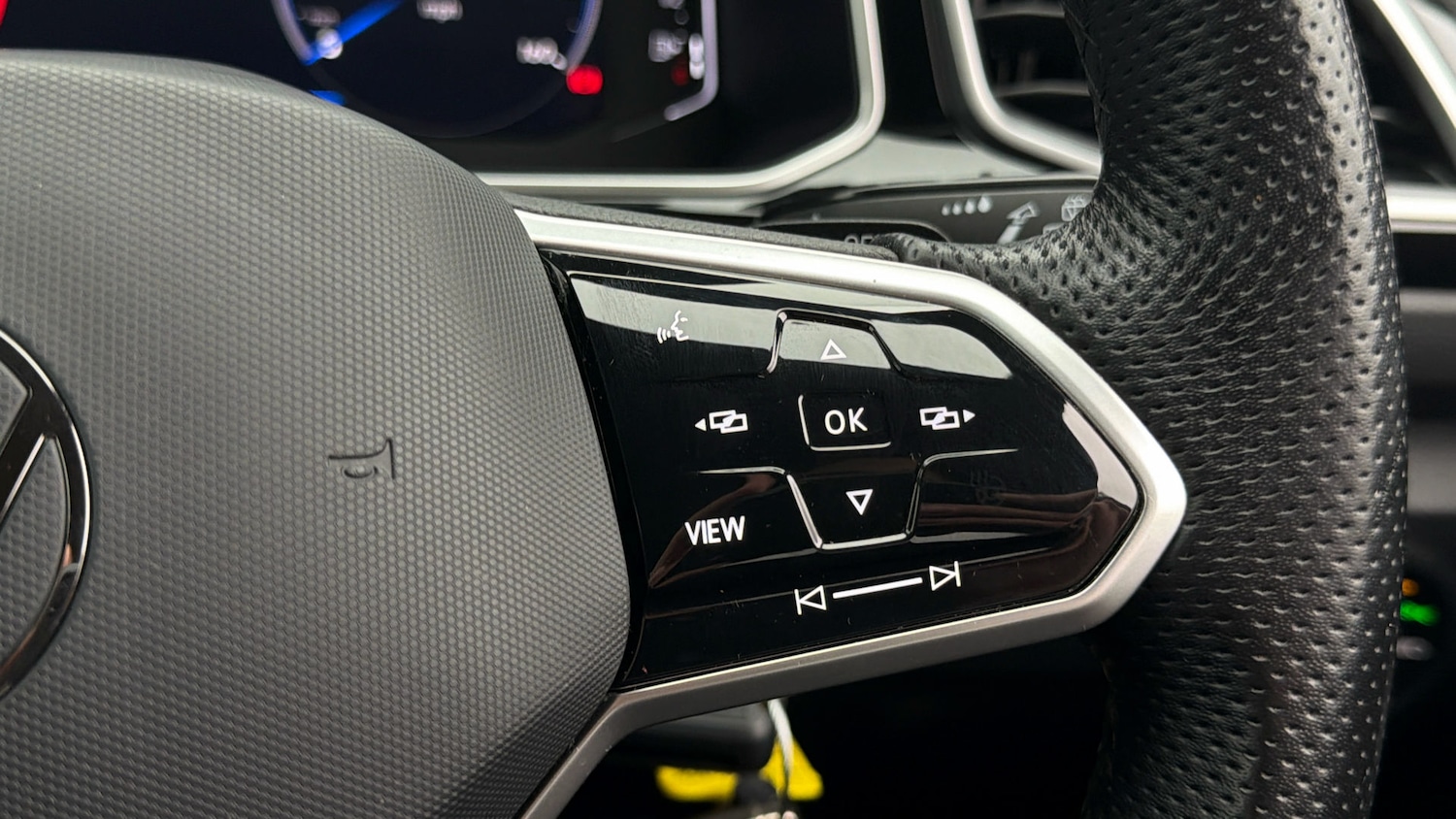 Used Volkswagen T-Roc 2023 for sale - 78090607: Photo 24