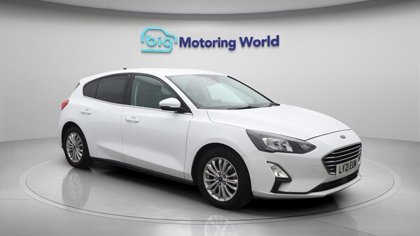 Used Ford Focus 2021 for sale - 76071740: Photo 2