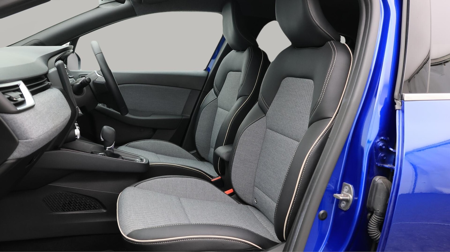 Used Renault Clio 2023 for sale - 76370309: Photo 15