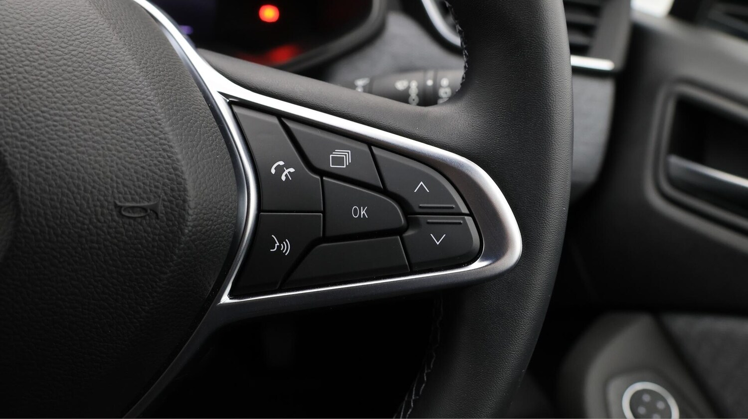 Used Renault Clio 2023 for sale - 76370309: Photo 25