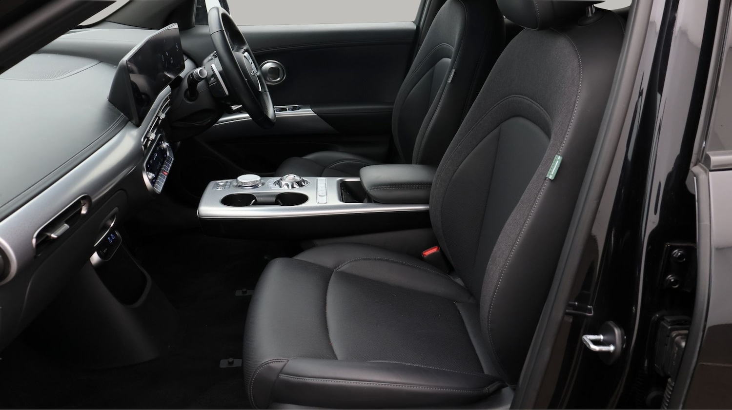 Used Genesis GV60 2022 for sale - 77743079: Photo 14