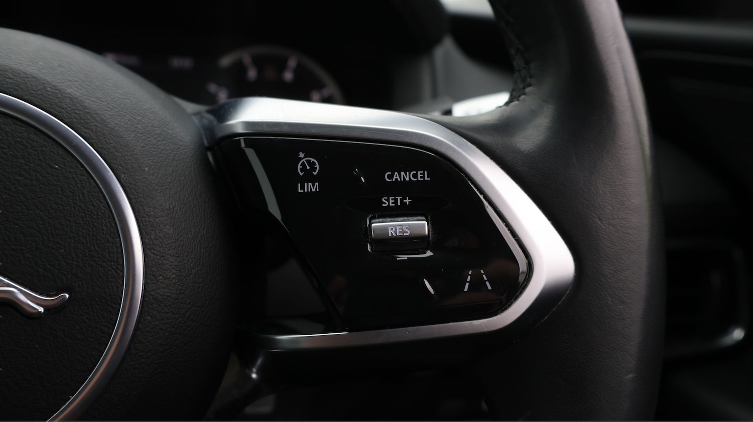 Used Jaguar XE 2020 for sale - 77888757: Photo 23