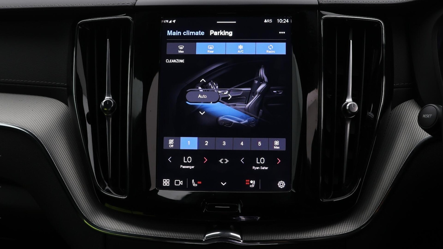 Used Volvo XC60 2024 for sale - 76633704: Photo 13