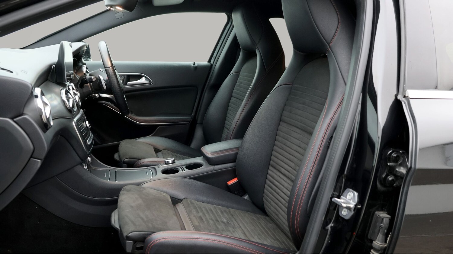 Used Mercedes-Benz GLA 2020 for sale - 77182083: Photo 14