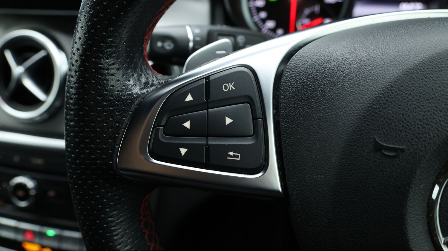 Used Mercedes-Benz GLA 2020 for sale - 77182083: Photo 24