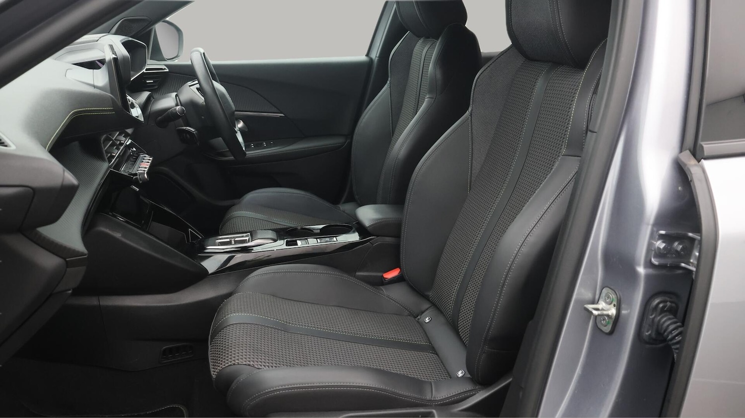 Used Peugeot 2008 2022 for sale - 76549057: Photo 15