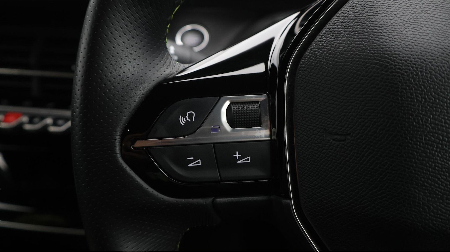 Used Peugeot 2008 2022 for sale - 76549057: Photo 25