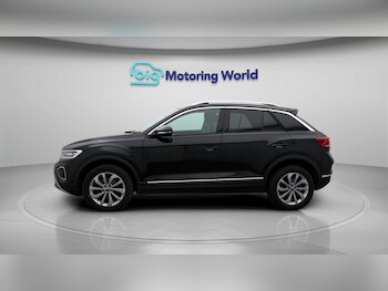 Used Volkswagen T-Roc 2024 for sale - 77262649: Photo