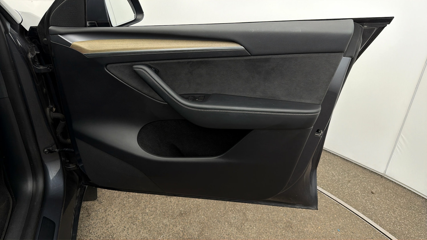 Used Tesla Model Y 2023 for sale - 77946885: Photo 14