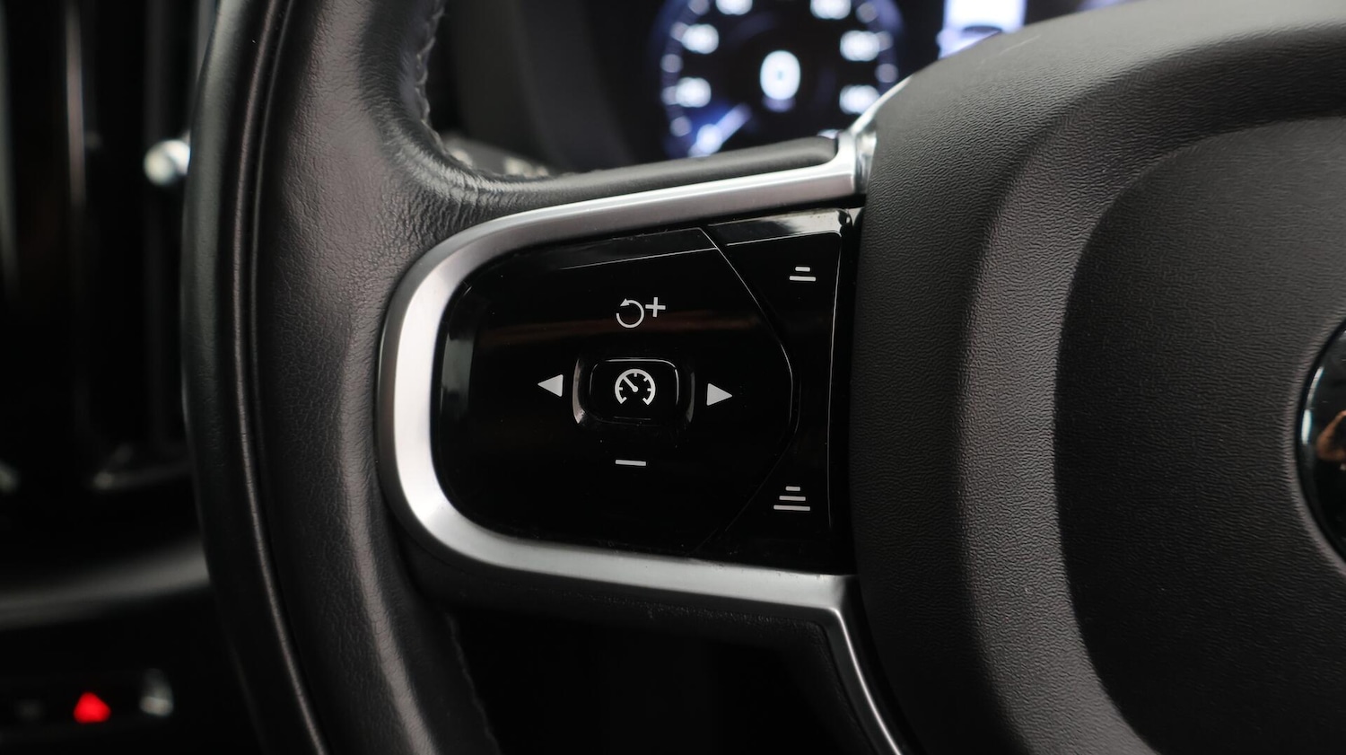 Used Volvo XC60 2019 for sale - 76388104: Photo 24