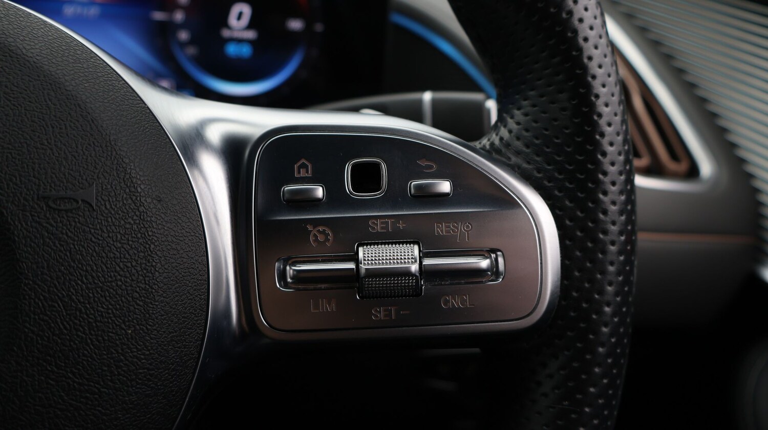 Used Mercedes-Benz EQC 2020 for sale - 77240411: Photo 26