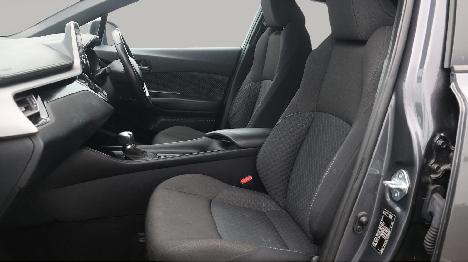 Used Toyota C-HR 2020 for sale - 76433252: Photo 15