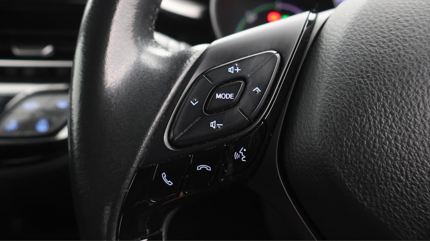 Used Toyota C-HR 2020 for sale - 76433252: Photo 25