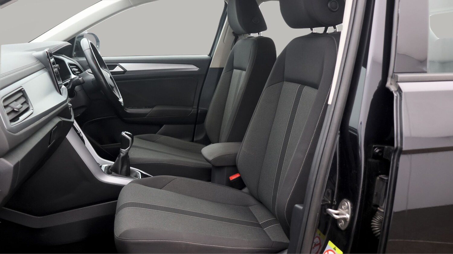 Used Volkswagen T-Roc 2022 for sale - 77578630: Photo 14