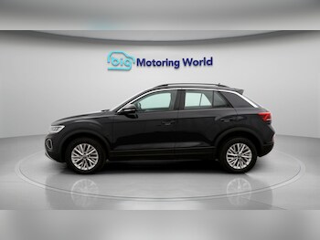 Used Volkswagen T-Roc 2022 for sale - 77578630: Photo