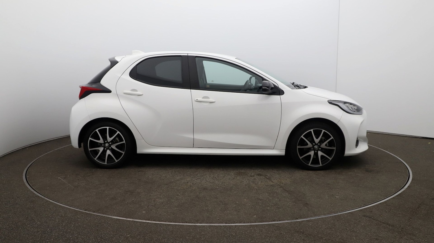 Used Toyota Yaris 2022 for sale - 76810130: Photo 41