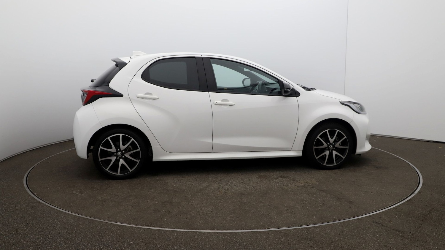 Used Toyota Yaris 2022 for sale - 76810130: Photo 42