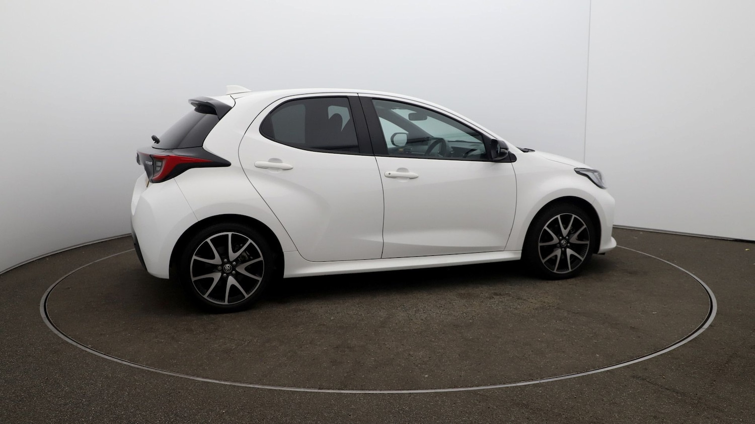 Used Toyota Yaris 2022 for sale - 76810130: Photo 43
