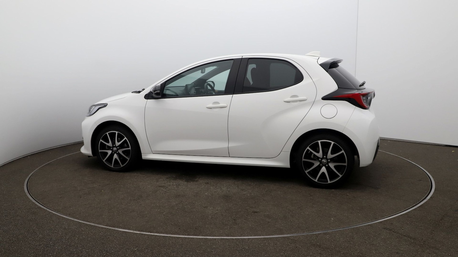 Used Toyota Yaris 2022 for sale - 76810130: Photo 50