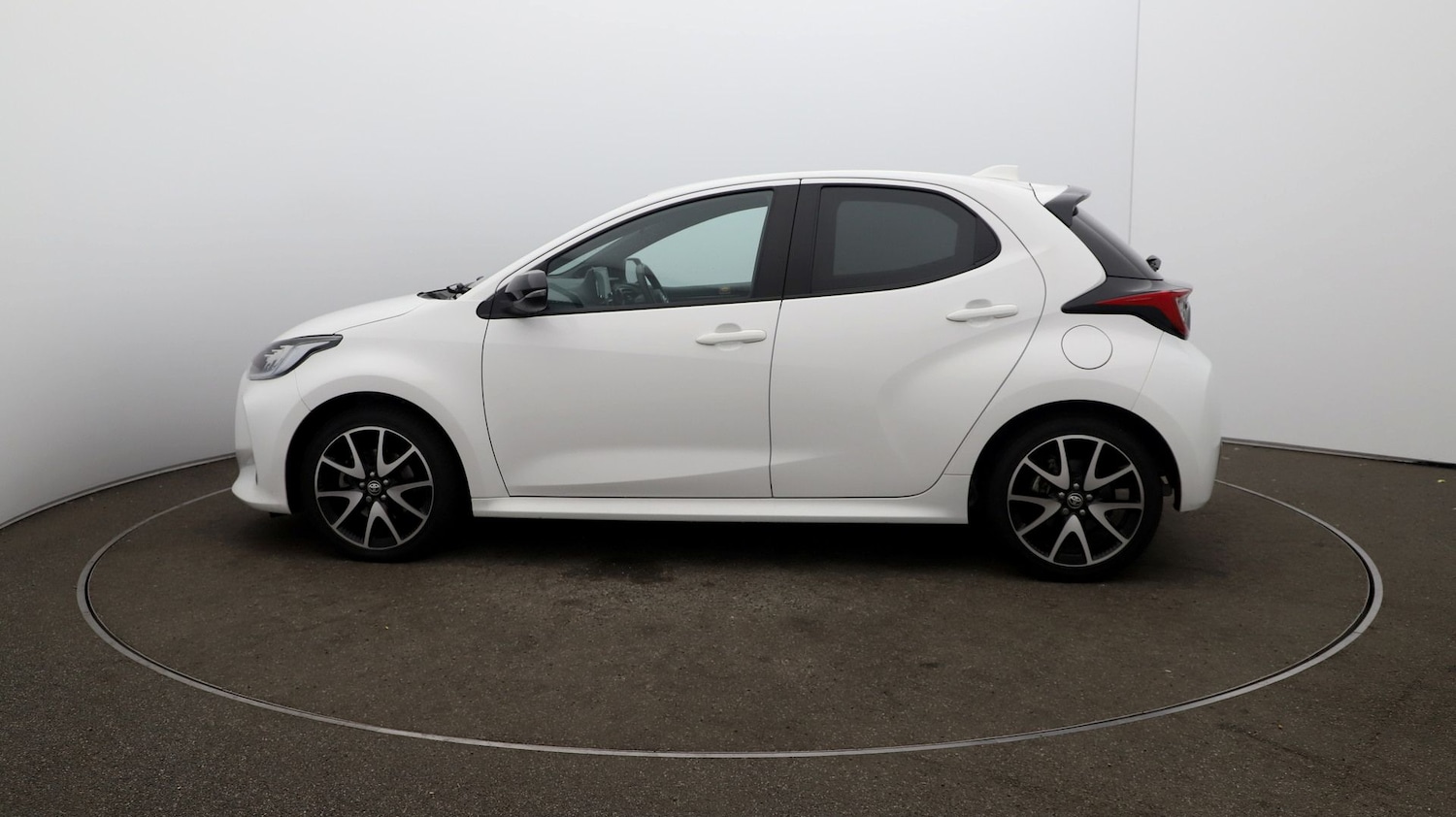 Used Toyota Yaris 2022 for sale - 76810130: Photo 56