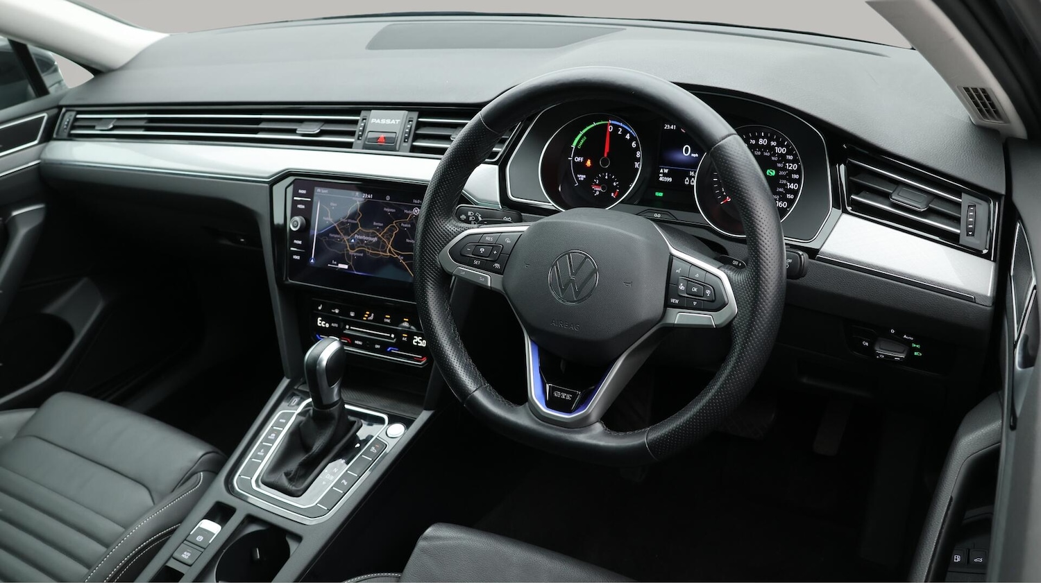 Used Volkswagen Passat for sale - 76735049: Photo 10