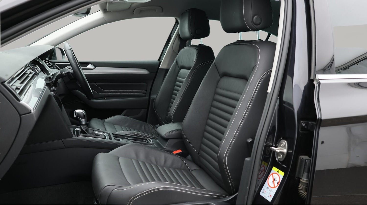 Used Volkswagen Passat for sale - 76735049: Photo 15