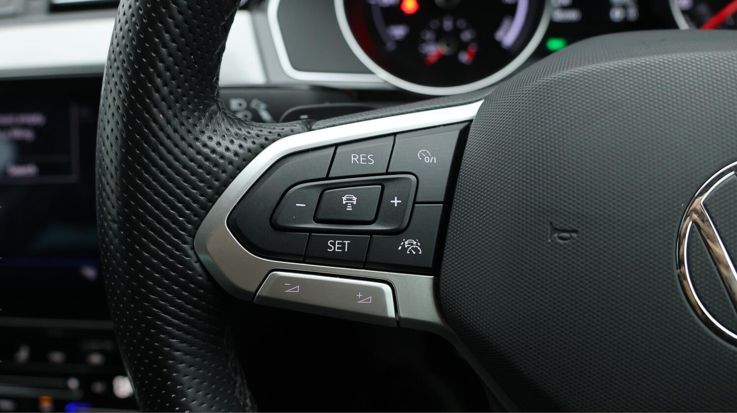 Used Volkswagen Passat for sale - 76735049: Photo 24