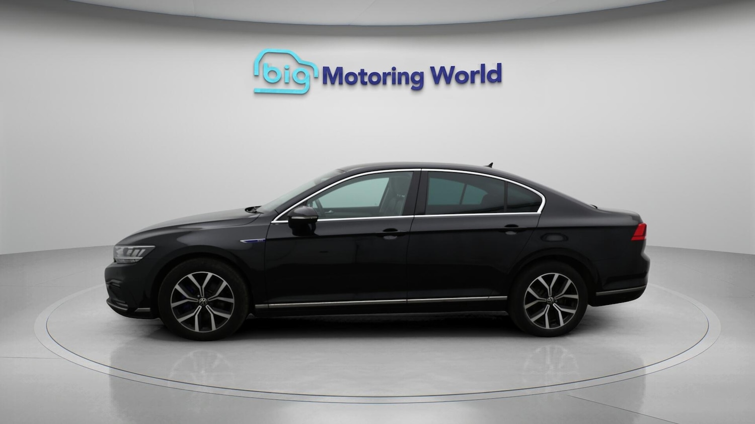 Used Volkswagen Passat for sale - 76735049: Photo 5