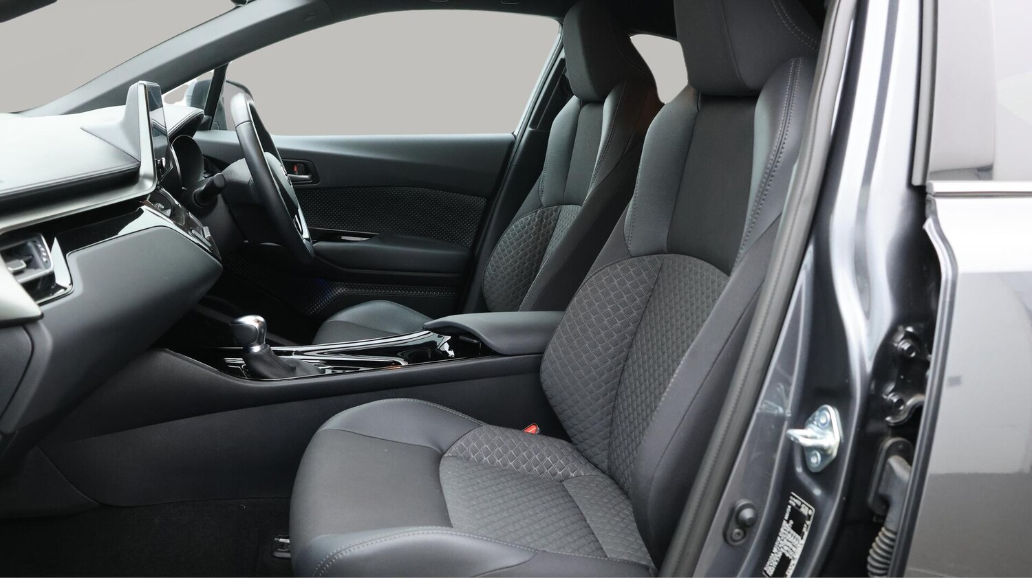 Used Toyota C-HR 2022 for sale - 76238828: Photo 15