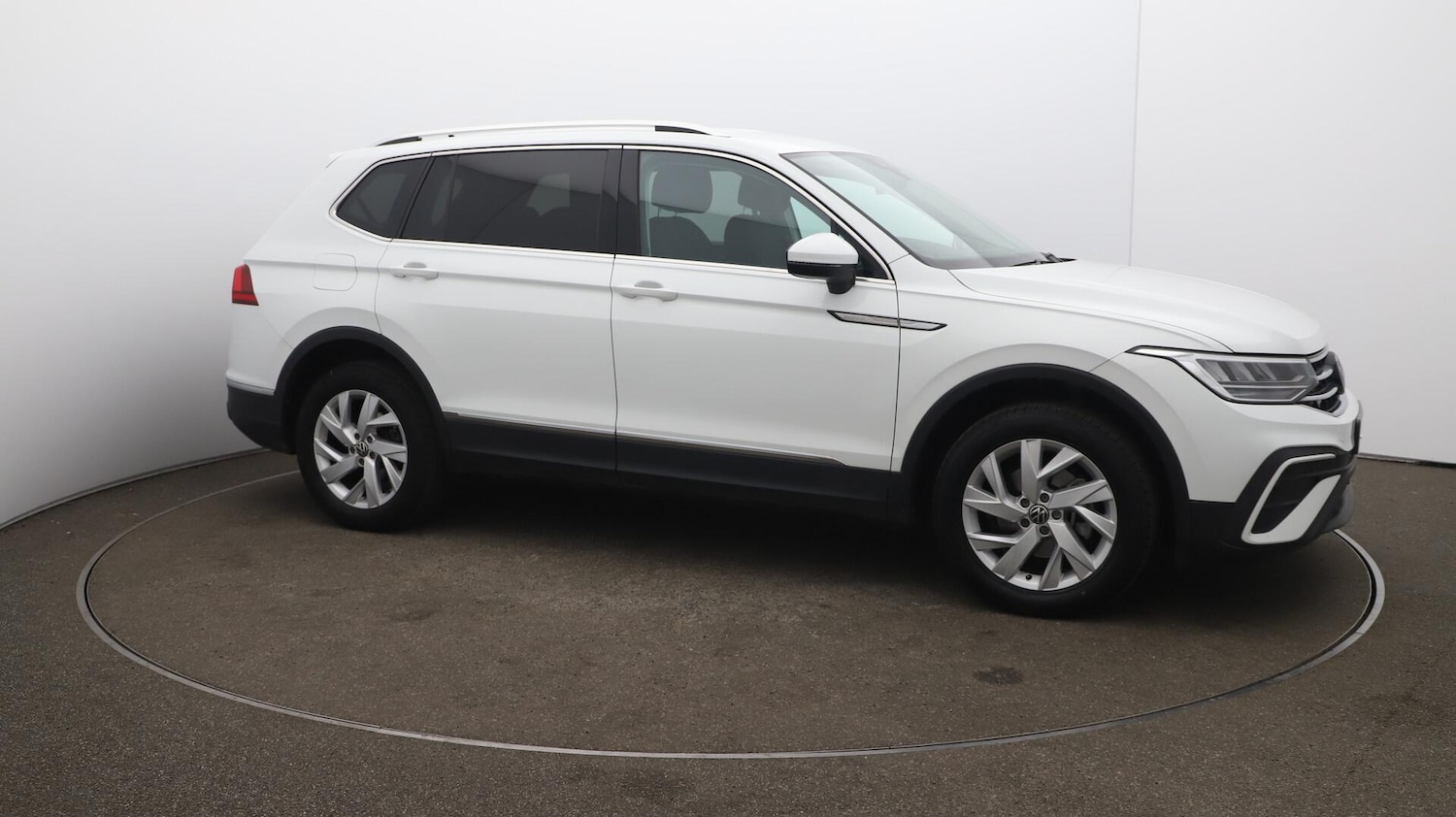 Used Volkswagen Tiguan Allspace 2023 for sale - 76072113: Photo 32