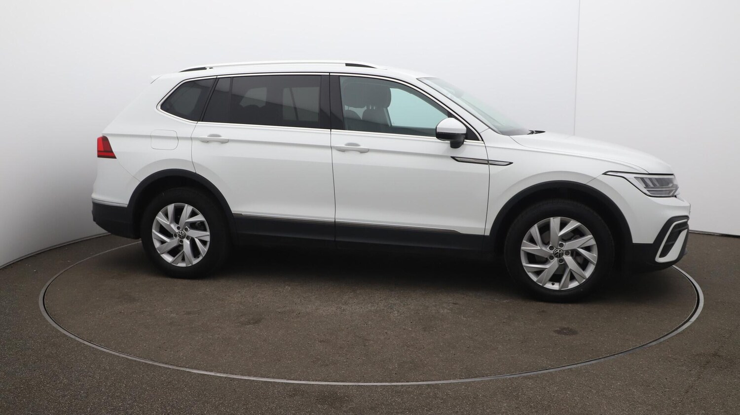 Used Volkswagen Tiguan Allspace 2023 for sale - 76072113: Photo 36