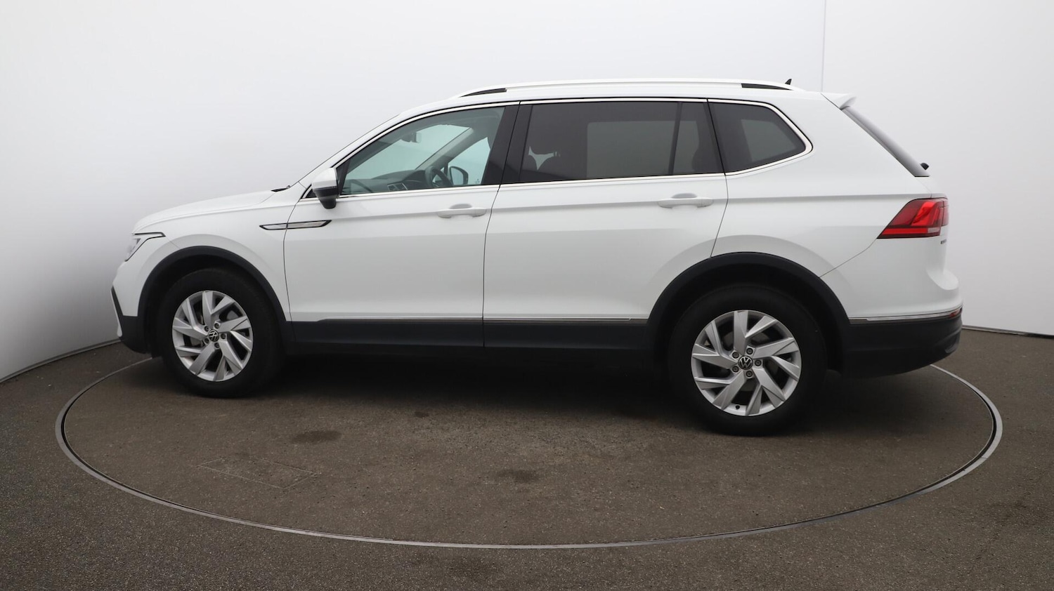 Used Volkswagen Tiguan Allspace 2023 for sale - 76072113: Photo 57