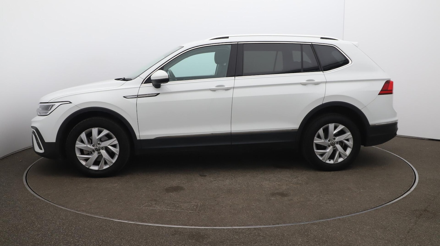 Used Volkswagen Tiguan Allspace 2023 for sale - 76072113: Photo 67