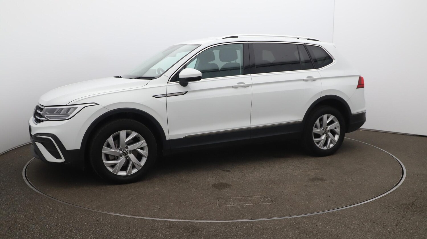 Used Volkswagen Tiguan Allspace 2023 for sale - 76072113: Photo 69
