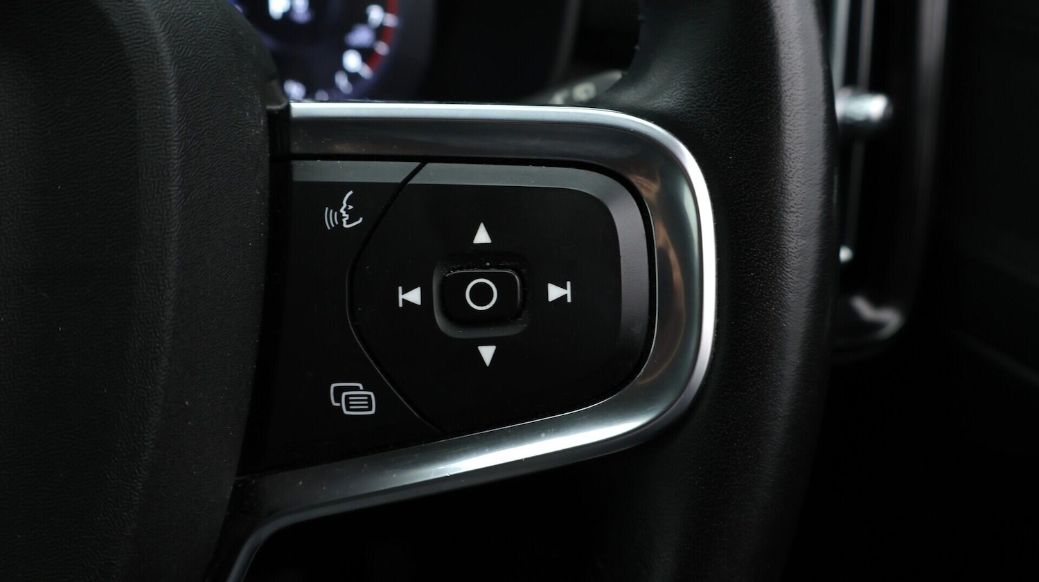 Used Volvo XC40 2021 for sale - 76607602: Photo 24