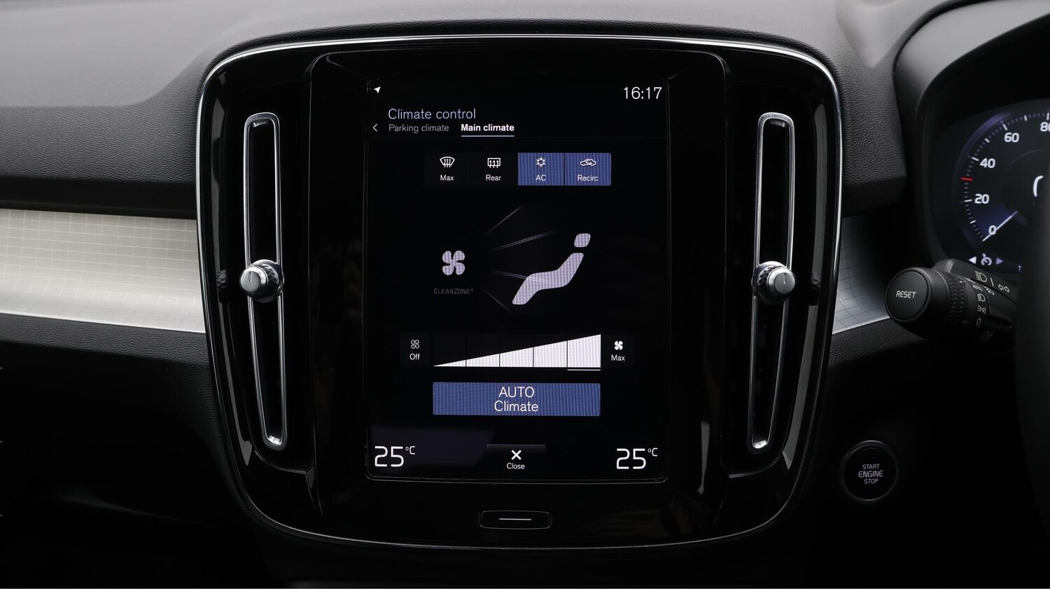 Used Volvo XC40 for sale - 76658666: Photo 13