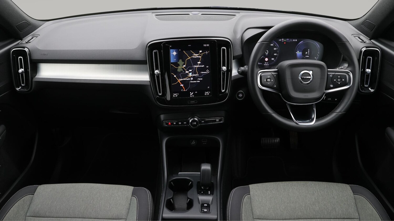 Used Volvo XC40 for sale - 76658666: Photo 14