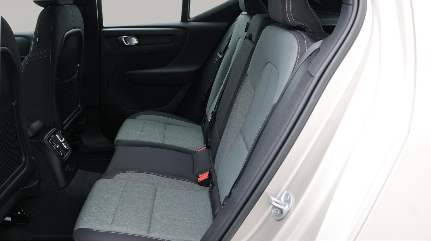 Used Volvo XC40 for sale - 76658666: Photo 17