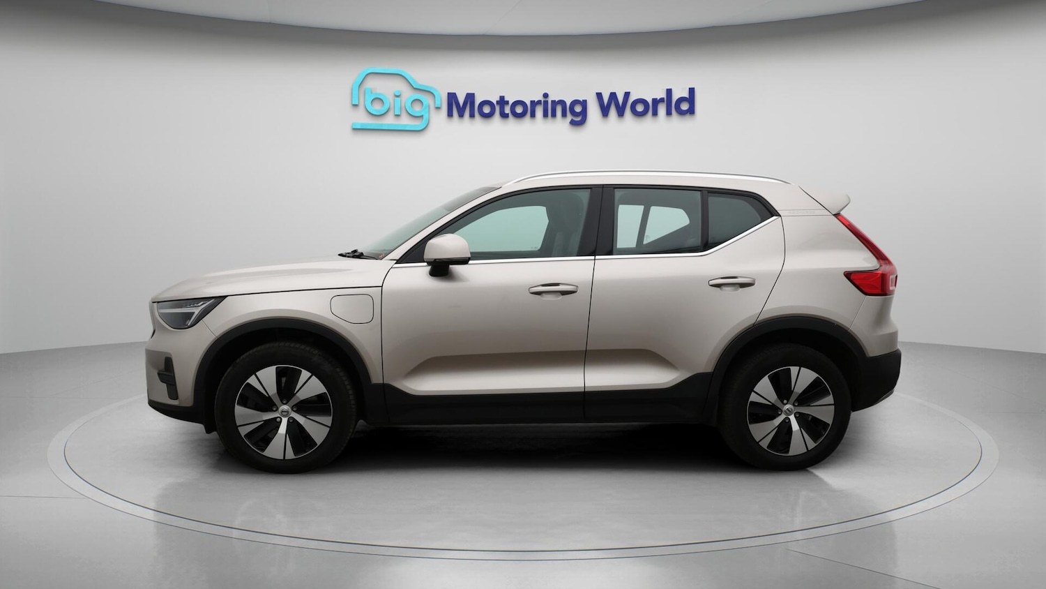 Used Volvo XC40 for sale - 76658666: Photo 5