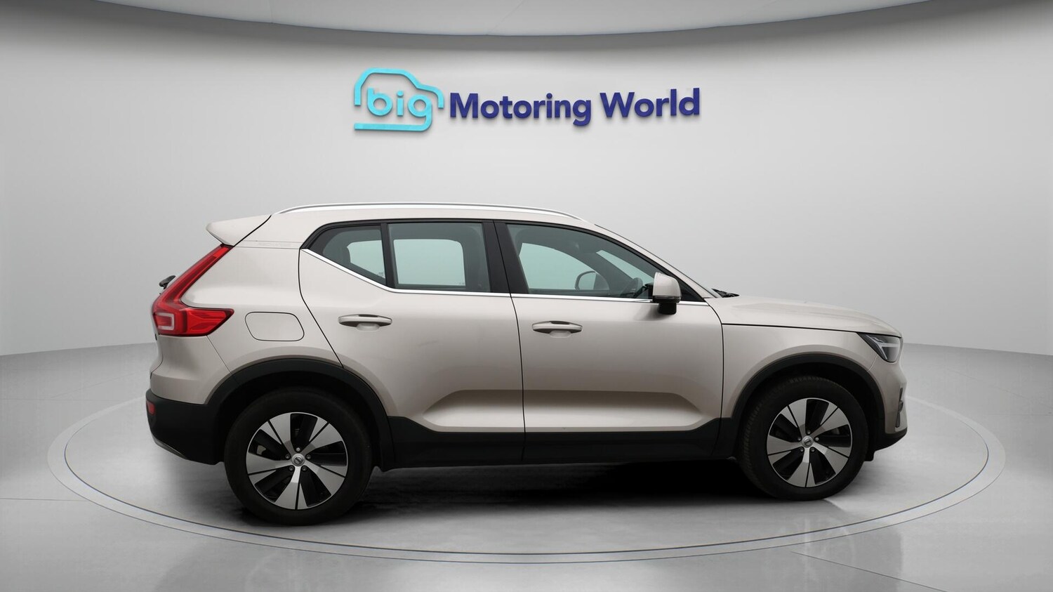 Used Volvo XC40 for sale - 76658666: Photo 9