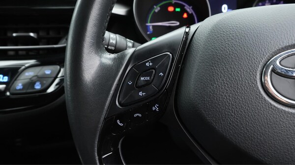 Used Toyota C-HR 2022 for sale - 76282726: Photo 27