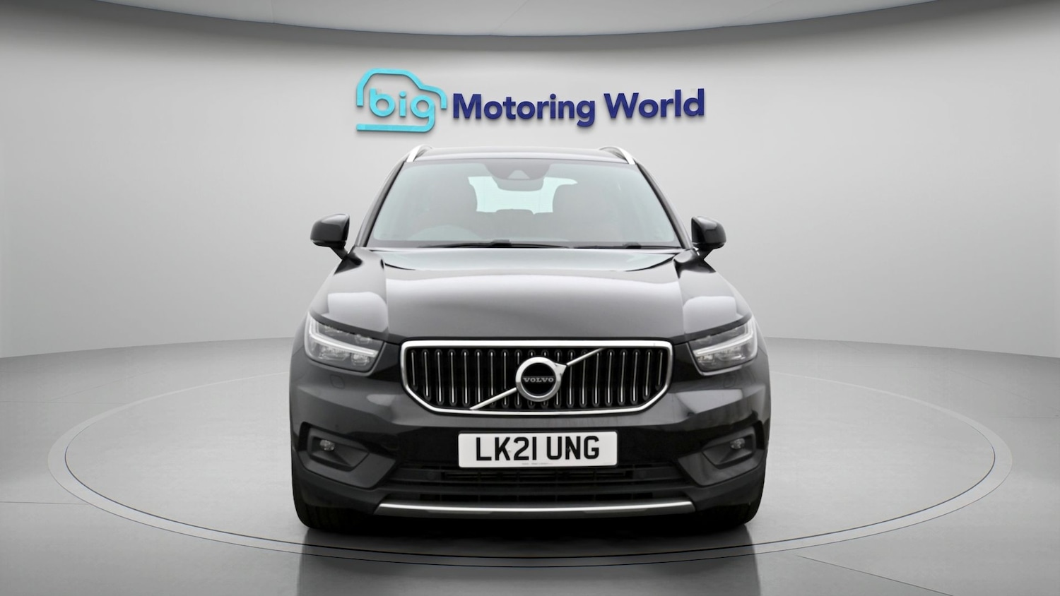 Used Volvo XC40 for sale - 78176664: Photo 2