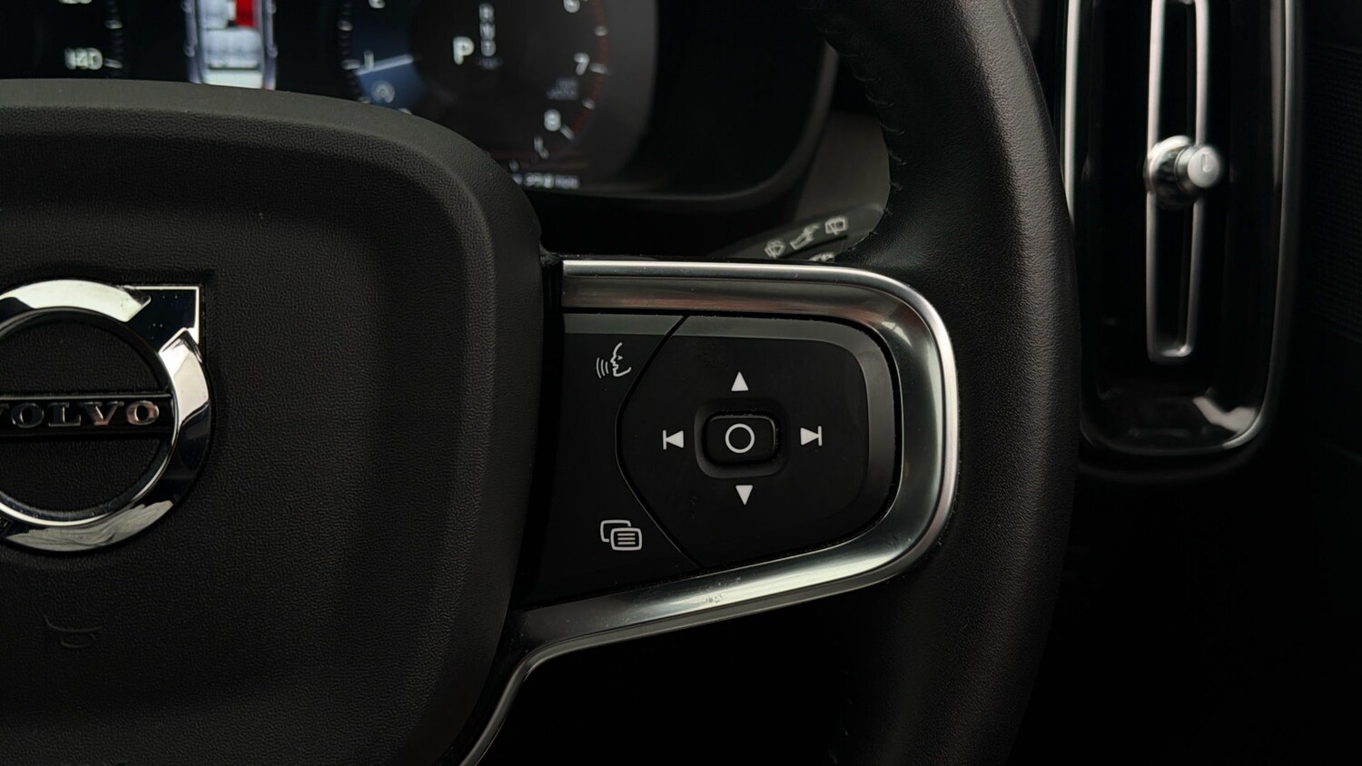 Used Volvo XC40 for sale - 78176664: Photo 24