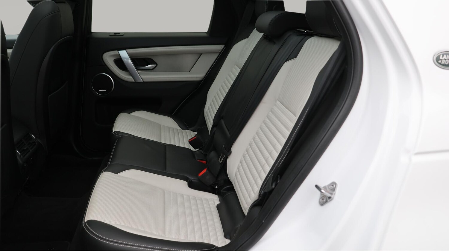 Used Land Rover Discovery Sport 2023 for sale - 76646228: Photo 17