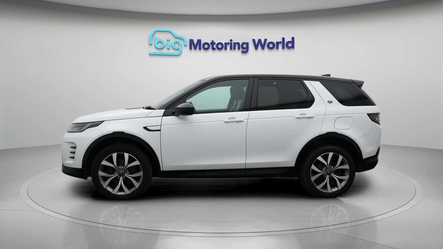 Used Land Rover Discovery Sport 2023 for sale - 76646228: Photo 5